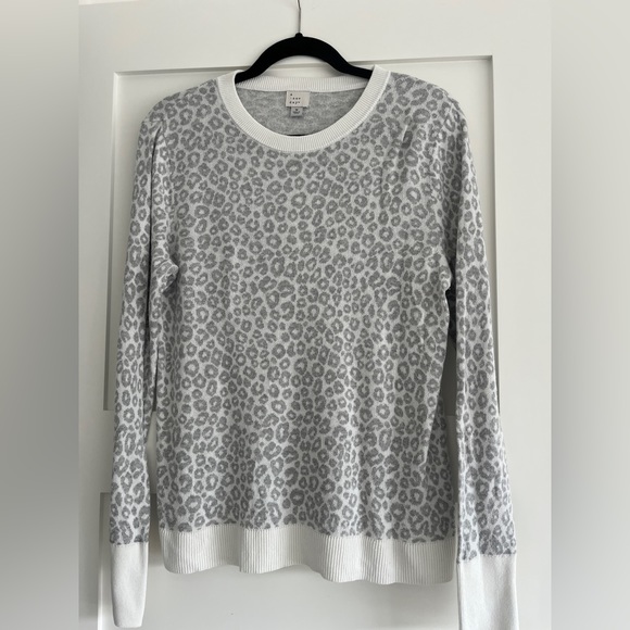 A New Day Grey Leopard Print Sweater. Size M. Worn once - excellent condition! - Picture 2 of 8